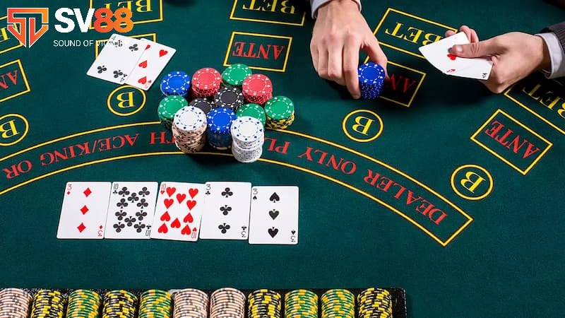 Luật chơi poker online cơ bản người chơi cần nắm được